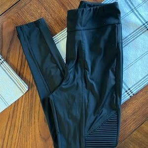 White birch, black, size large leggings.